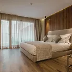 Longue Vie Hotels