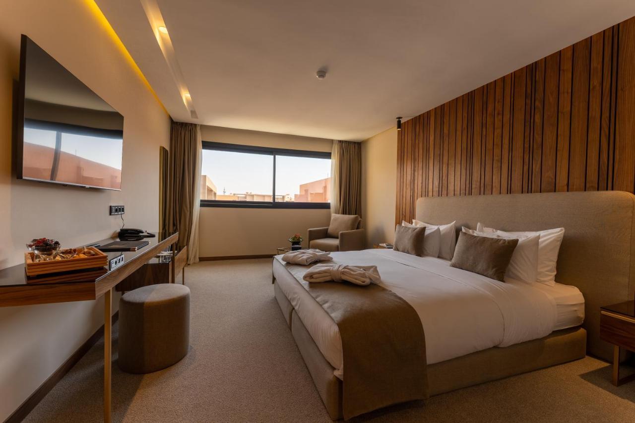 Longue Vie Hotel 4*