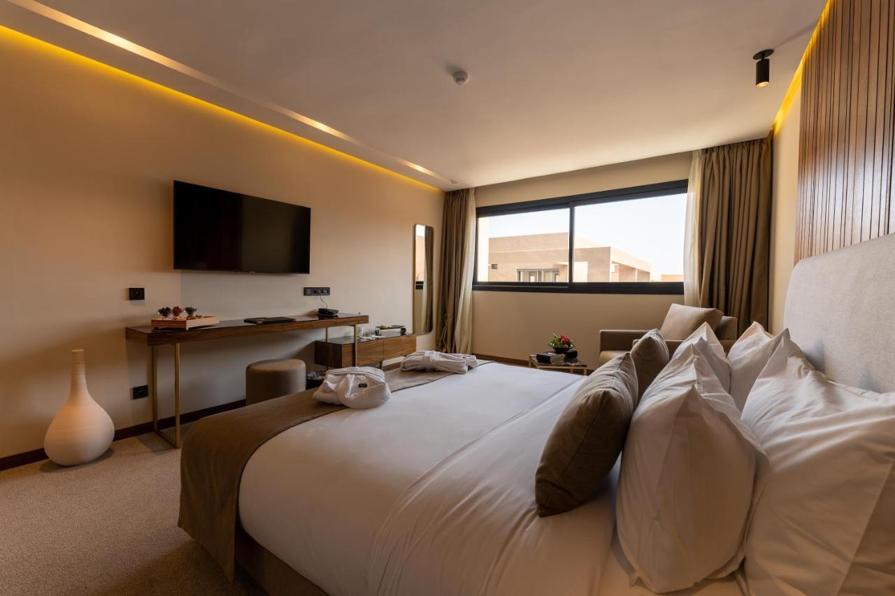 Longue Vie Hotel 4*