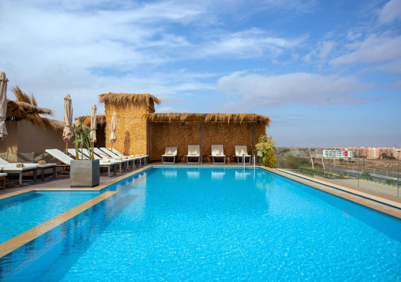 Hotel Longue Vie 4*